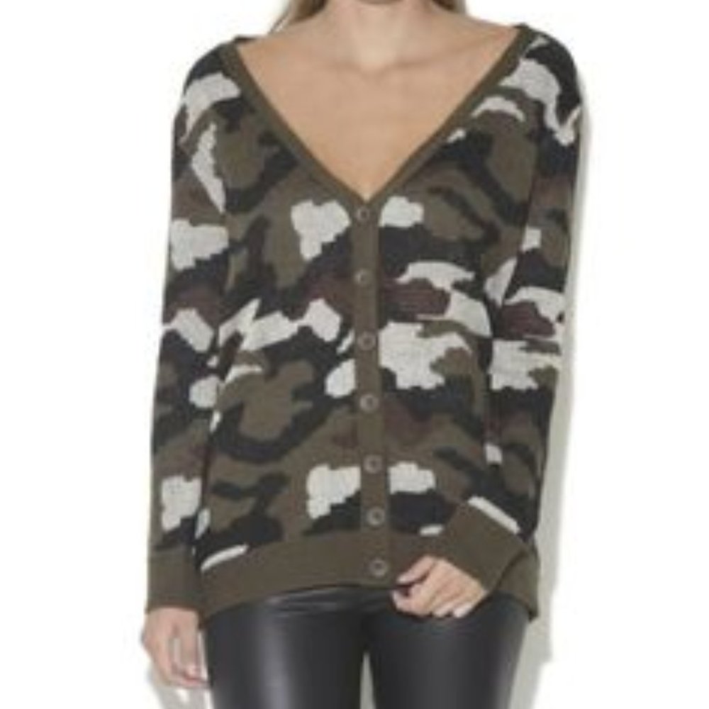Wet Seal Camo Print Button Up Cardigan Large
